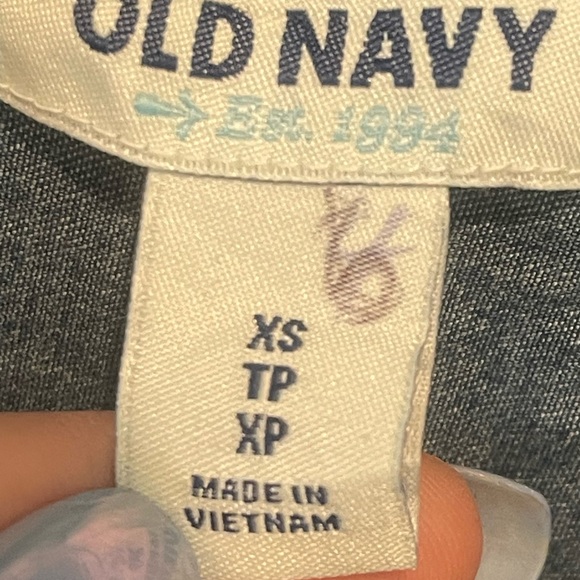 Old Navy Denim Long-Sleeve Top Size XS - Picture 3 of 7